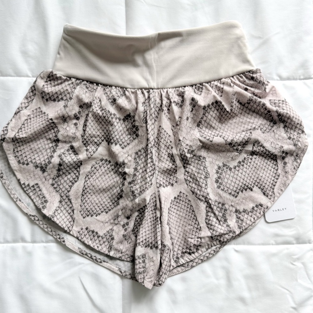 Varley Derby High Waist Snakeskin Print Shorts in Alabaster Python Size XXS